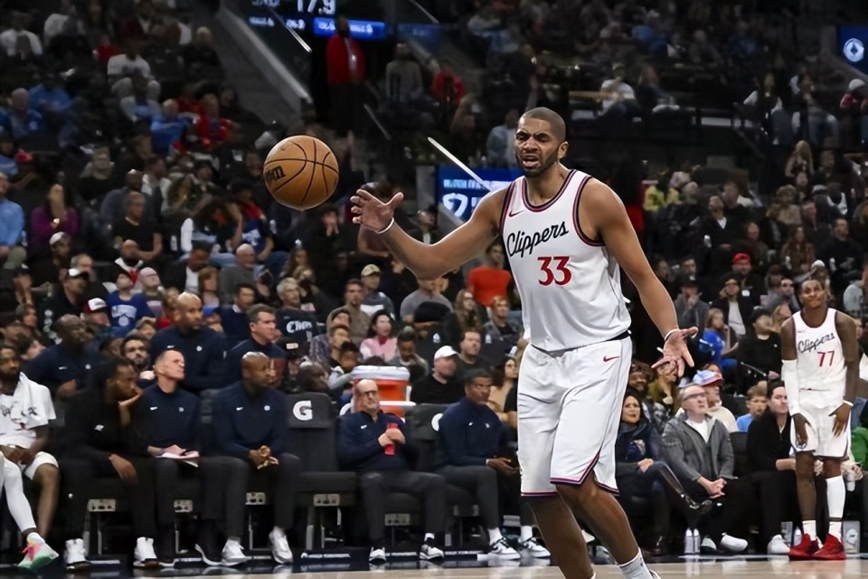 到了巴图姆, 把他当做球, 择牺牲薪资