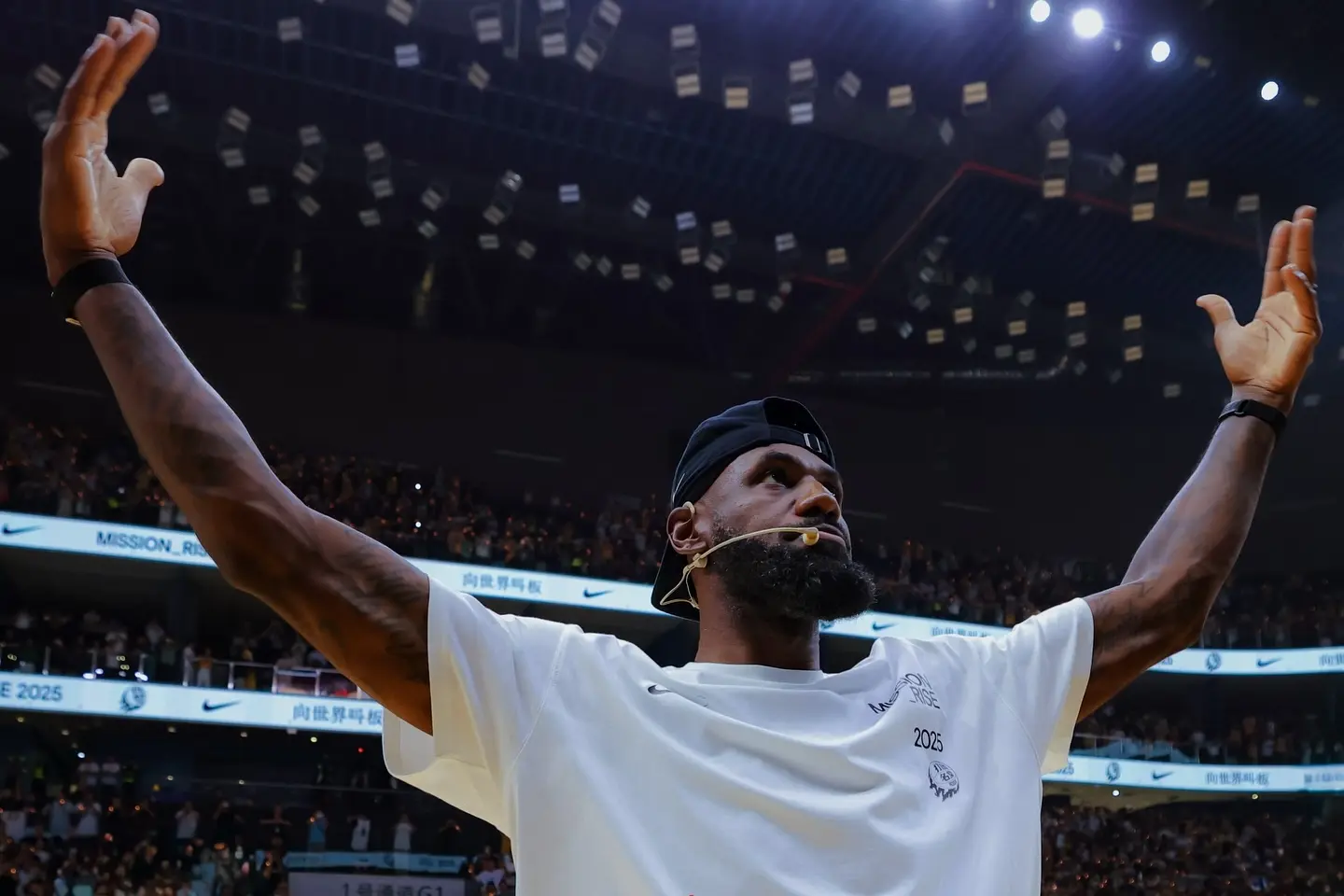 员之一, 艾顿, 斯何时会退 员之一, 艾顿, 斯何时会退