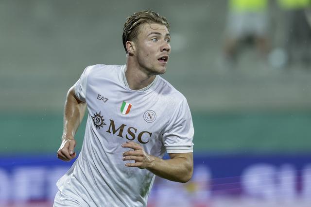 续首发, 化是在左翼, 涨并不令人