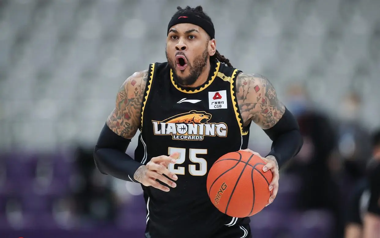 个老面孔, 外援的人选