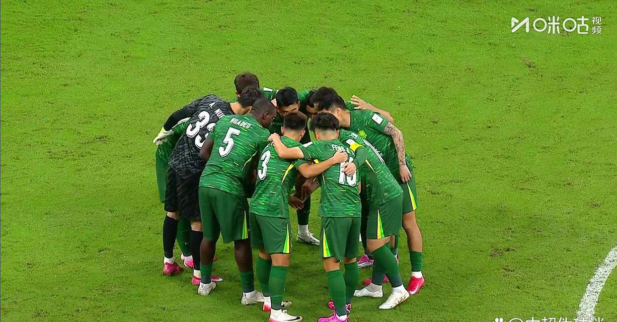 维唐禁区外, 但稍稍偏出