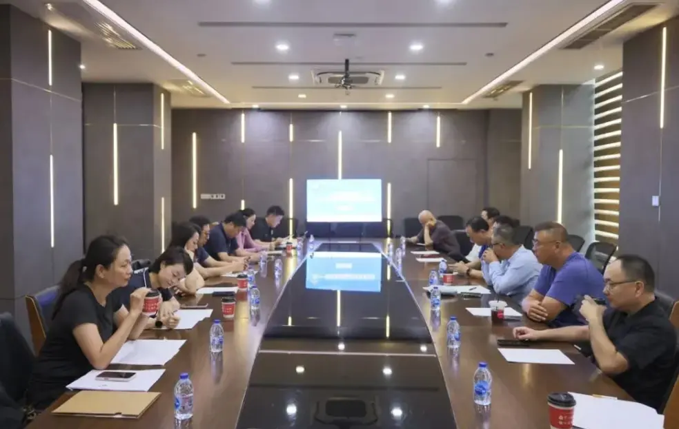 到上海排球, 内的事情